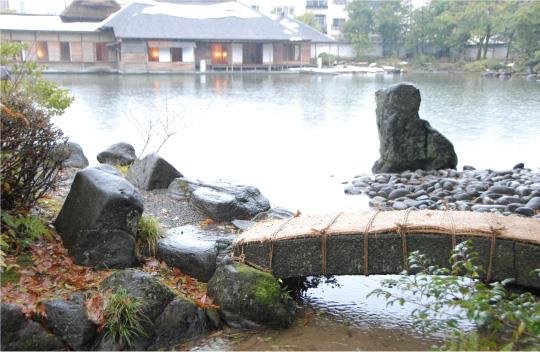 池北西の岩島