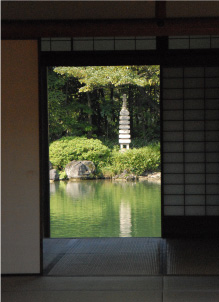 秋10月七重層塔金砂子ノ間より